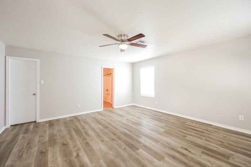 1,555/Mo, 4943 Mesa Bonita San Antonio, TX 78218 Main Bedroom View