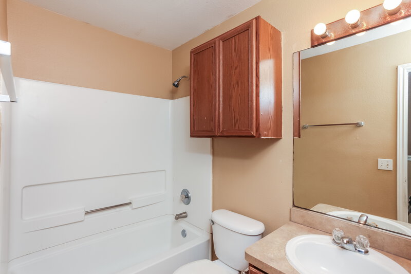 1,785/Mo, 4938 Orchid Star San Antonio, TX 78218 Master Bathroom View