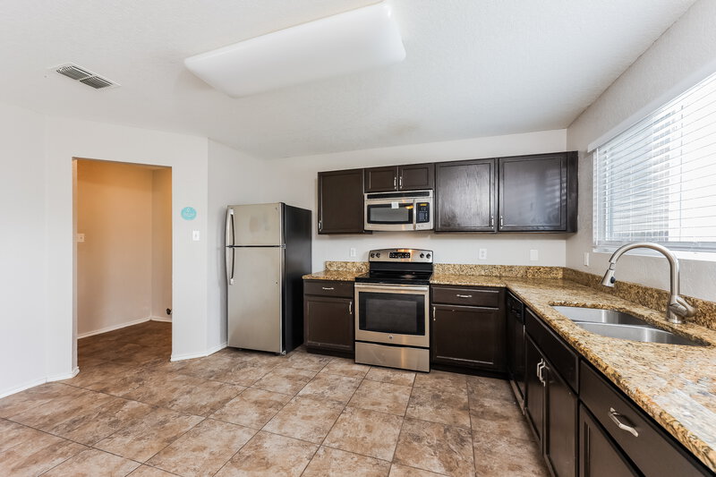 1,545/Mo, 4622 Ida Falls San Antonio, TX 78222 Kitchen View