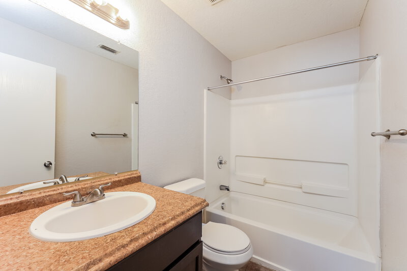 1,545/Mo, 4622 Ida Falls San Antonio, TX 78222 Bathroom View