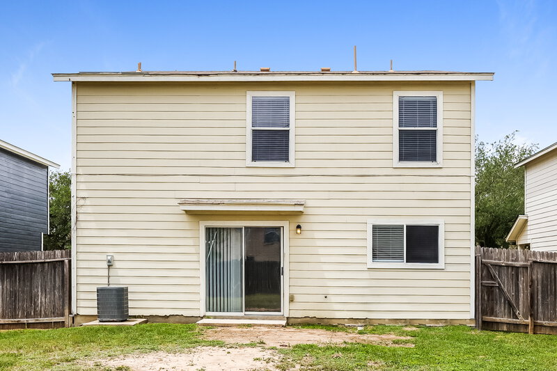 1,545/Mo, 4622 Ida Falls San Antonio, TX 78222 Rear View