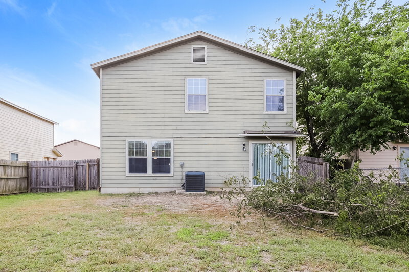 2,020/Mo, 718 Absolon Farm San Antonio, TX 78228 Rear View