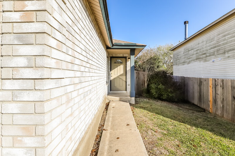 0/Mo, 5428 Villa Mercedes San Antonio, TX 78233 Front View 4