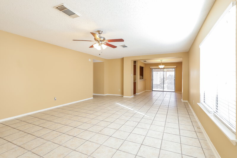0/Mo, 5428 Villa Mercedes San Antonio, TX 78233 Living Room View