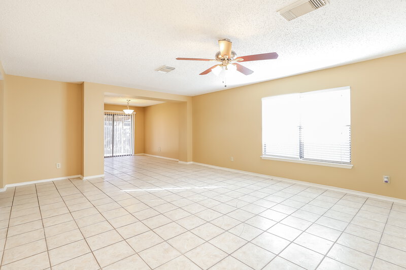 0/Mo, 5428 Villa Mercedes San Antonio, TX 78233 Living Room View 3