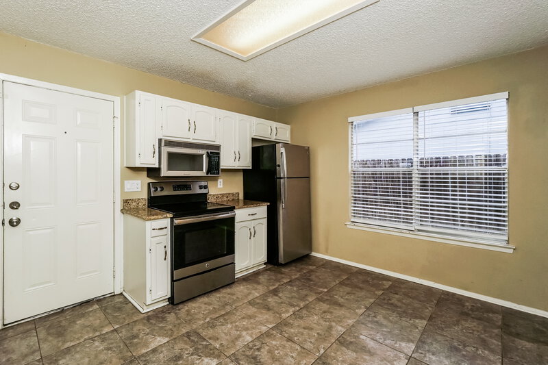 0/Mo, 14139 Cradlewood St San Antonio, TX 78233 Kitchen View