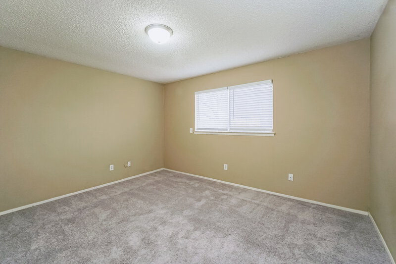 0/Mo, 14139 Cradlewood St San Antonio, TX 78233 Main Bedroom View 2