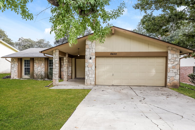 2,110/Mo, 8450 Littleport Dr San Antonio, TX 78239 External View