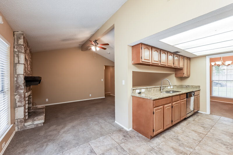 2,110/Mo, 8450 Littleport Dr San Antonio, TX 78239 Floorplan View 2