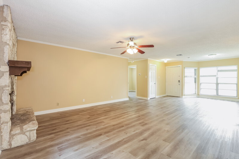 1,235/Mo, 6839 De Palma San Antonio, TX 78239 Living Room View 2