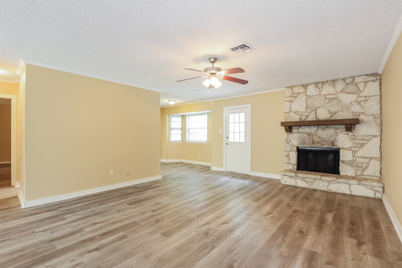 1,235/Mo, 6839 De Palma San Antonio, TX 78239 Living Room View 4