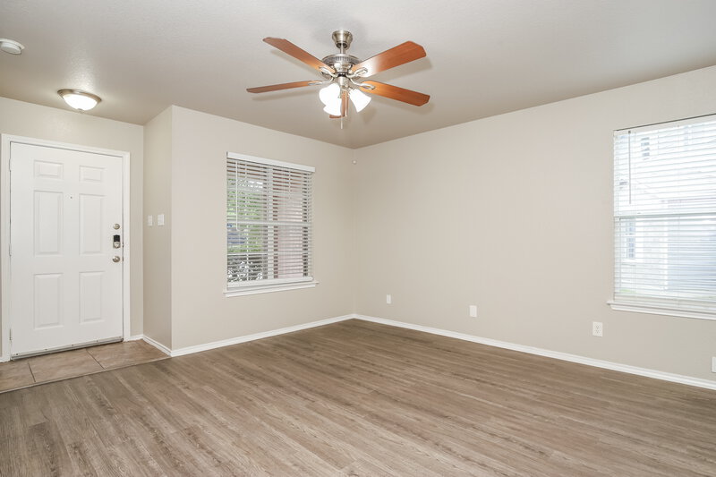 2,250/Mo, 7858 Hedrick Farm San Antonio, TX 78239 Bedroom View