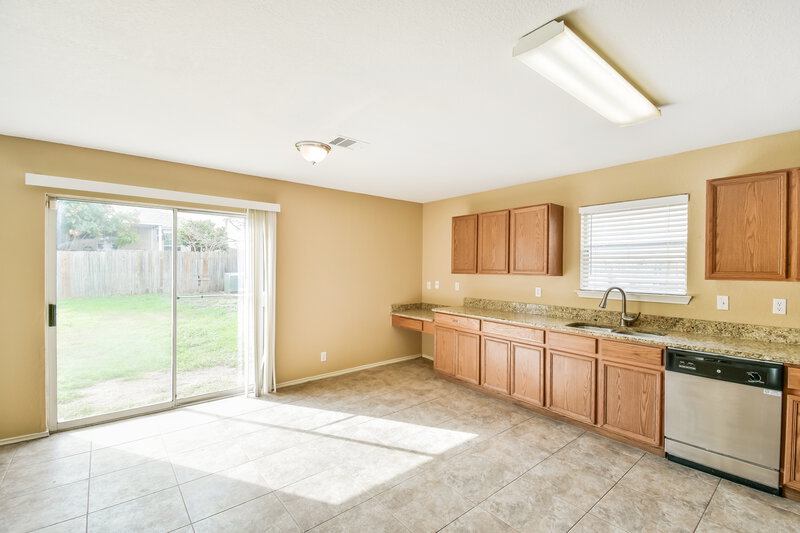2,075/Mo, 7727 Eastbrook Farm San Antonio, TX 78239 Dining Room View
