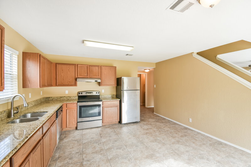 2,075/Mo, 7727 Eastbrook Farm San Antonio, TX 78239 Kitchen View 2