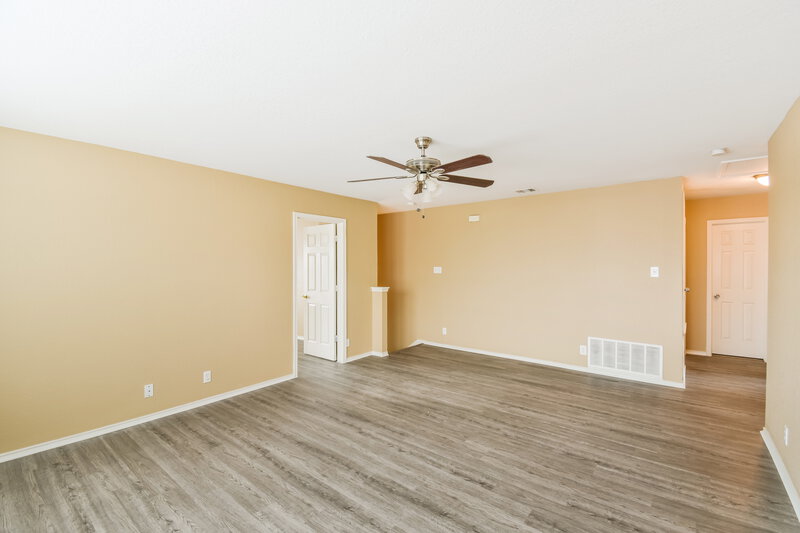 2,075/Mo, 7727 Eastbrook Farm San Antonio, TX 78239 Loft View 2