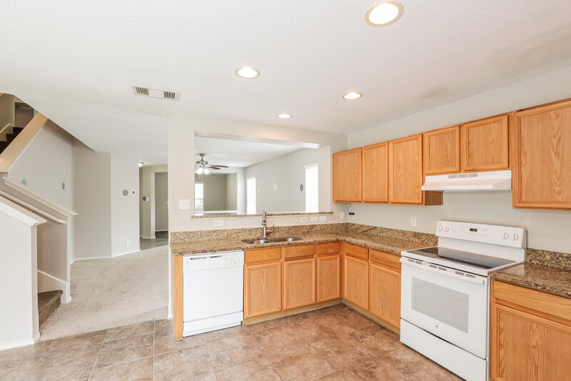 2,055/Mo, 6738 Benke Farm San Antonio, TX 78239 Kitchen View