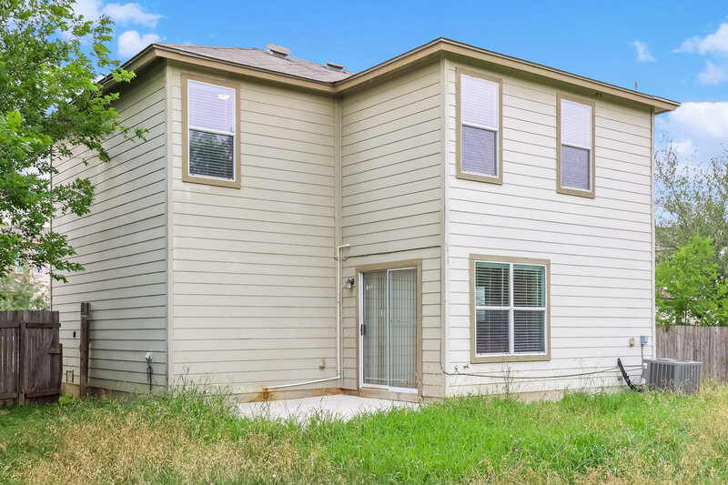 2,055/Mo, 6738 Benke Farm San Antonio, TX 78239 Rear View