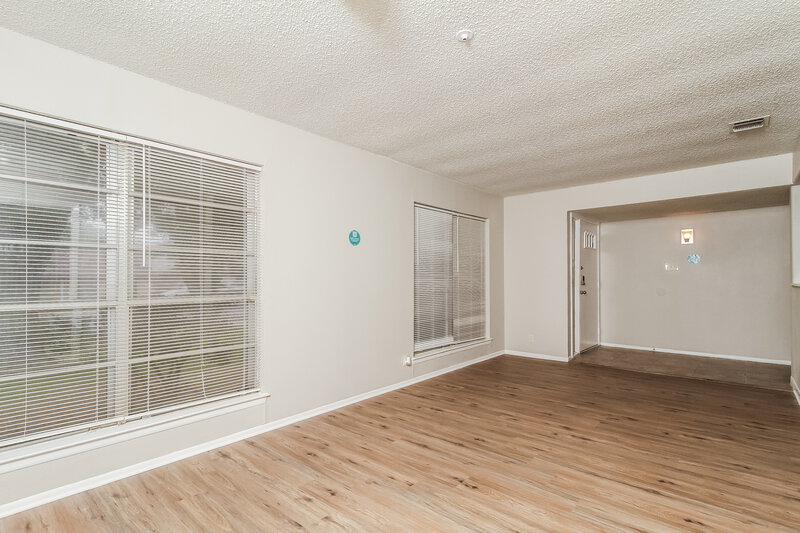 1,635/Mo, 7935 Forest Flame San Antonio, TX 78239 Dining Room View