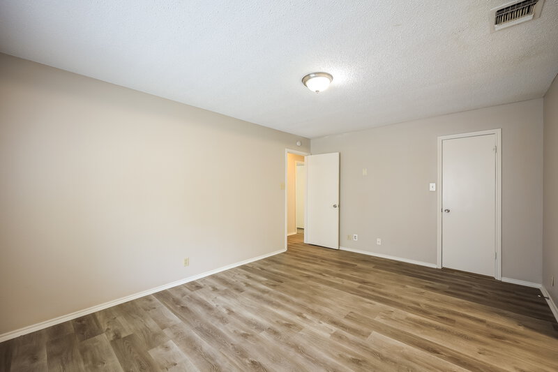 1,700/Mo, 6303 Crab Orchard San Antonio, TX 78240 Main Bedroom View