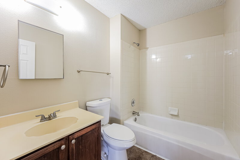1,530/Mo, 5902 Encanto Point Dr San Antonio, TX 78244 Bathroom View