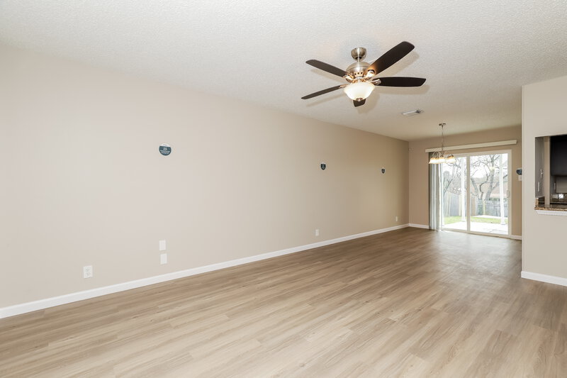 1,600/Mo, 5830 Summer Fest Dr San Antonio, TX 78244 Living Room View