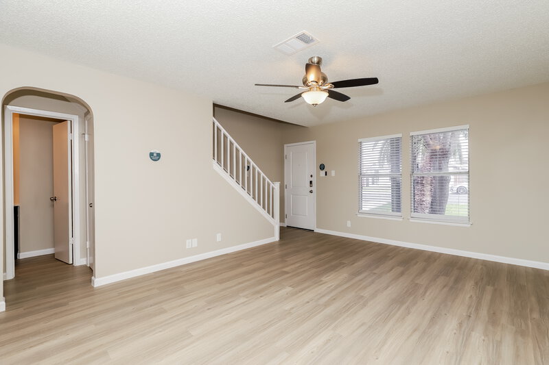 1,600/Mo, 5830 Summer Fest Dr San Antonio, TX 78244 Living Room View 3