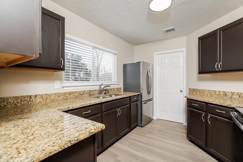 1,600/Mo, 5830 Summer Fest Dr San Antonio, TX 78244 Kitchen View