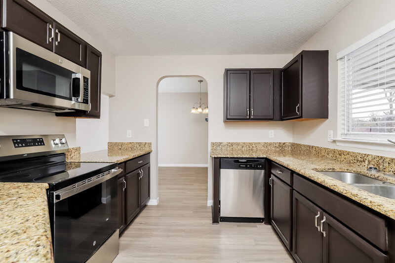 1,600/Mo, 5830 Summer Fest Dr San Antonio, TX 78244 Kitchen View 2