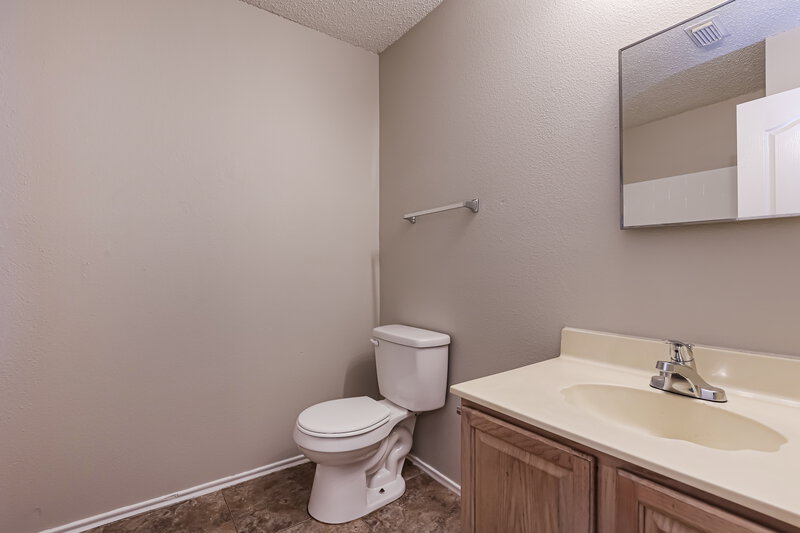 2,510/Mo, 3634 Candleglenn Dr San Antonio, TX 78244 Bathroom View