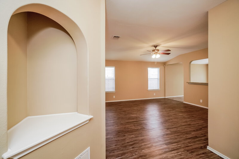 1,690/Mo, 4315 Lakeway Dr San Antonio, TX 78244 Living Room View 2