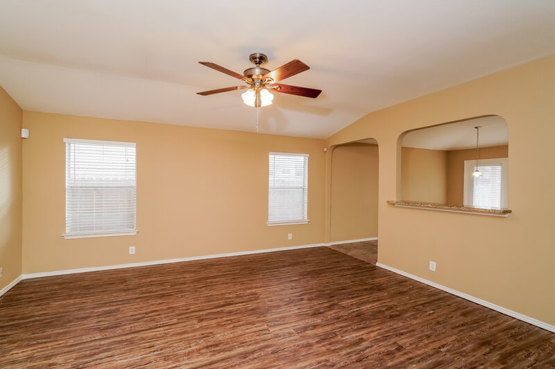 1,690/Mo, 4315 Lakeway Dr San Antonio, TX 78244 Living Room View 3