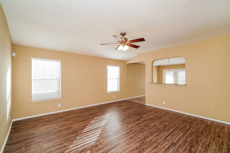 1,690/Mo, 4315 Lakeway Dr San Antonio, TX 78244 Living Room View 4