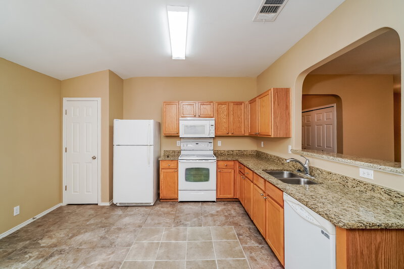 1,690/Mo, 4315 Lakeway Dr San Antonio, TX 78244 Kitchen View 3