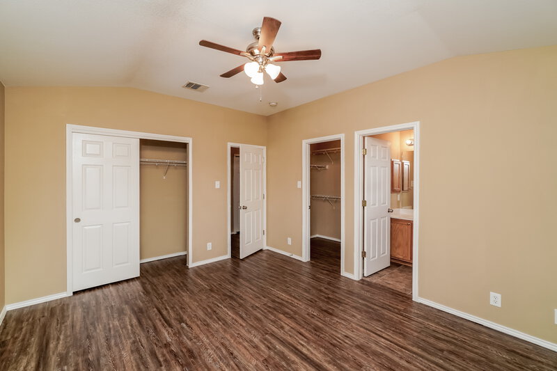 1,690/Mo, 4315 Lakeway Dr San Antonio, TX 78244 Main Bedroom View 2