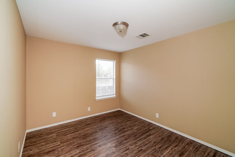 1,690/Mo, 4315 Lakeway Dr San Antonio, TX 78244 Bedroom View