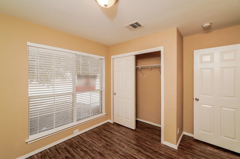 1,690/Mo, 4315 Lakeway Dr San Antonio, TX 78244 Bedroom View 3