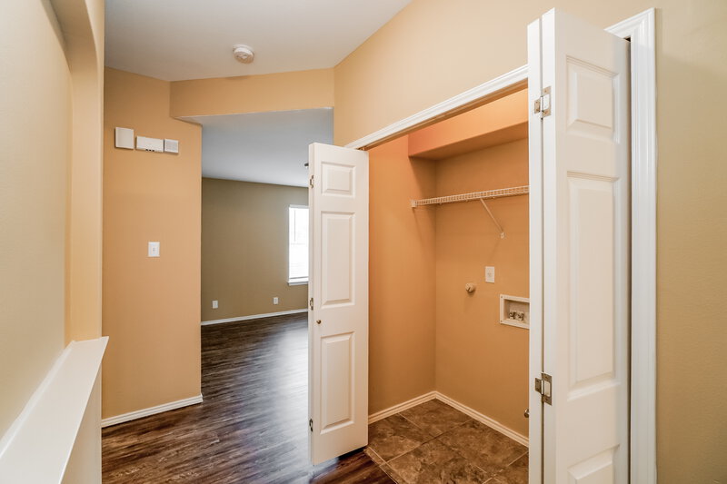 1,690/Mo, 4315 Lakeway Dr San Antonio, TX 78244 Bedroom View 6