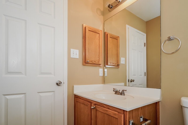 1,690/Mo, 4315 Lakeway Dr San Antonio, TX 78244 Bathroom View