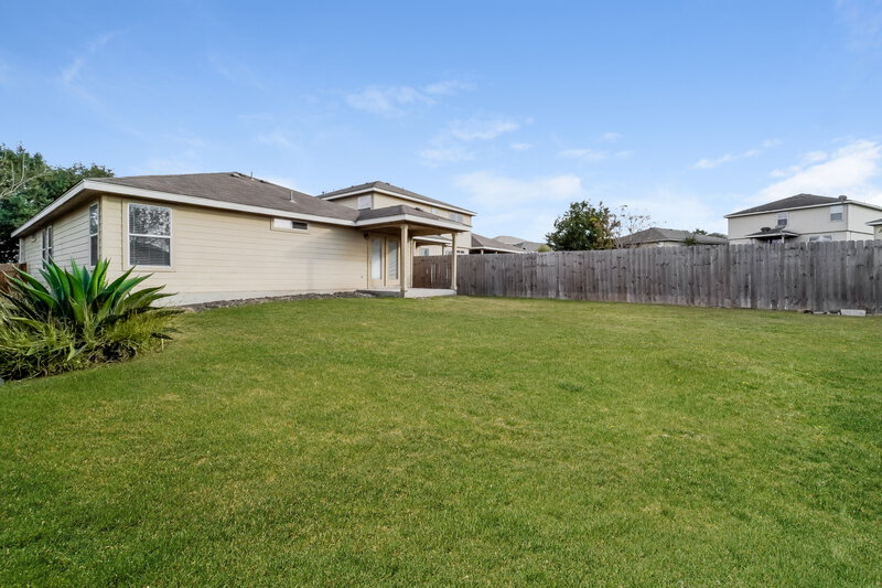 1,690/Mo, 4315 Lakeway Dr San Antonio, TX 78244 Rear View 2