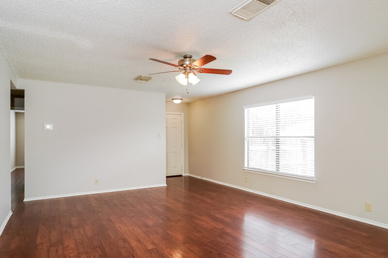 1,345/Mo, 6114 Candletree San Antonio, TX 78244 Living Room View 4