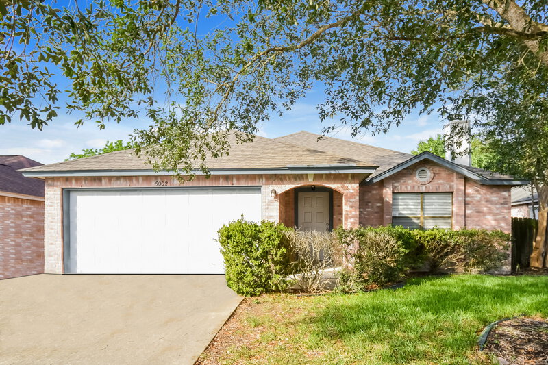 1,850/Mo, 5002 Silent Lk San Antonio, TX 78244 External View