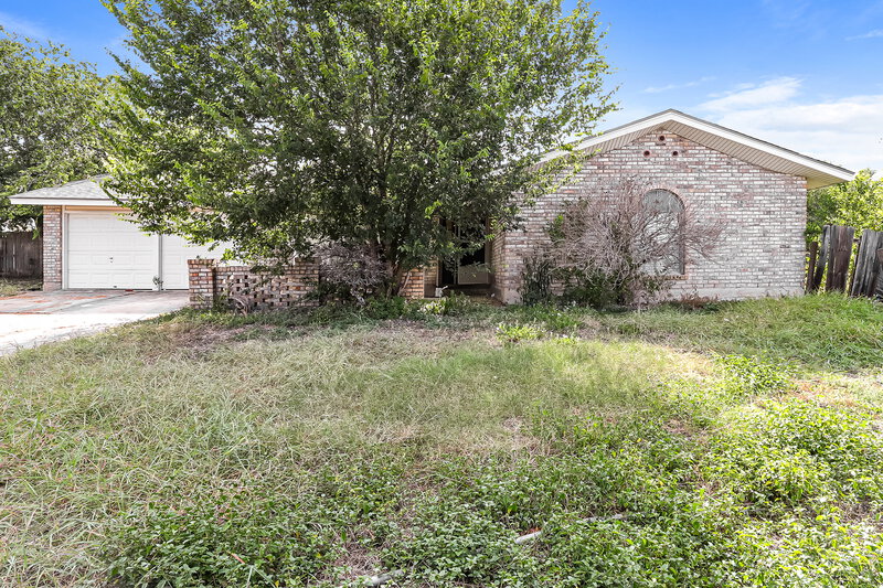 1,520/Mo, 9402 Shields Dr San Antonio, TX 78245 External View