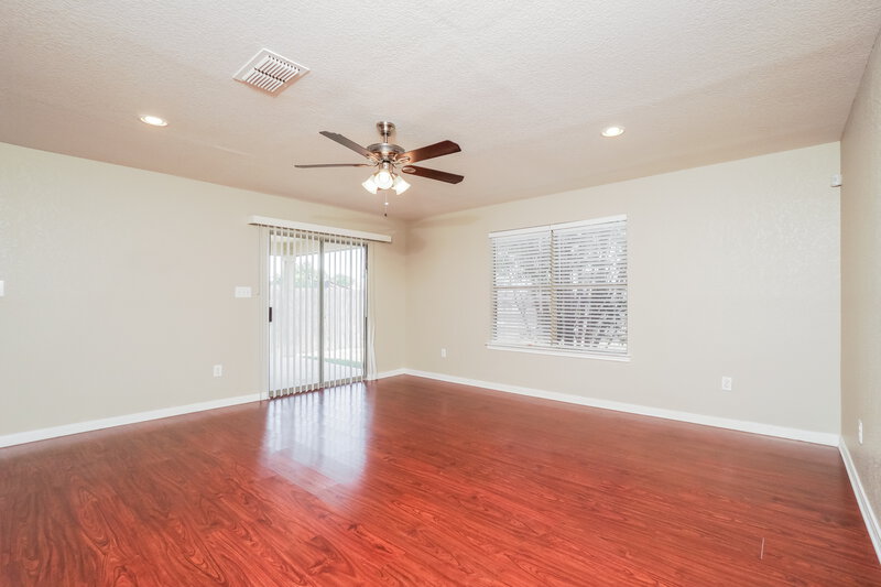 1,495/Mo, 3230 Sunbird Bay San Antonio, TX 78245 Living Room View