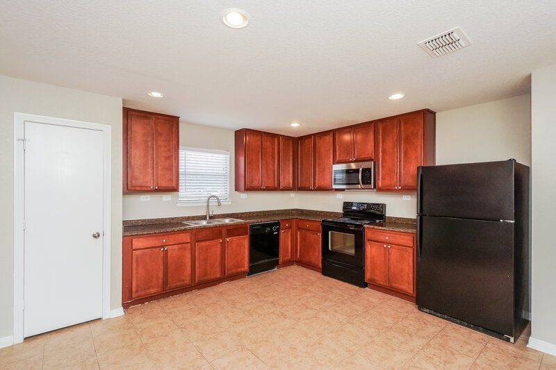 1,495/Mo, 3230 Sunbird Bay San Antonio, TX 78245 Kitchen View