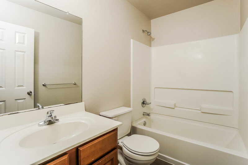 1,495/Mo, 3415 Calico Corner San Antonio, TX 78245 Bathroom View