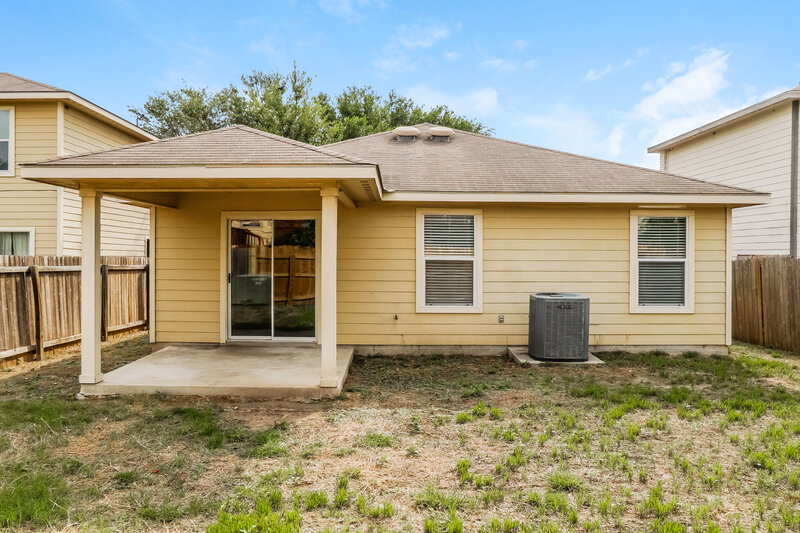 1,495/Mo, 3415 Calico Corner San Antonio, TX 78245 Rear View