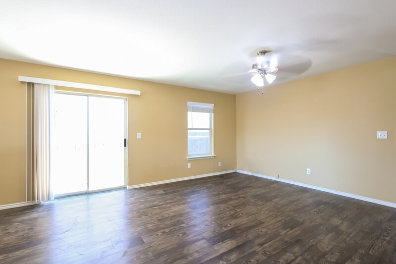 1,435/Mo, 9638 Sandflat Pass San Antonio, TX 78245 Living Room View 2