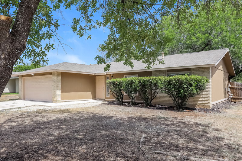 1,465/Mo, 1030 Honeytree Ln San Antonio, TX 78245 Front View