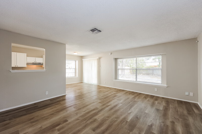 1,465/Mo, 1030 Honeytree Ln San Antonio, TX 78245 Living Room View