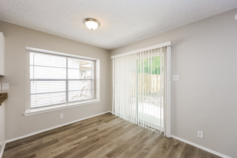 1,465/Mo, 1030 Honeytree Ln San Antonio, TX 78245 Dining Room View